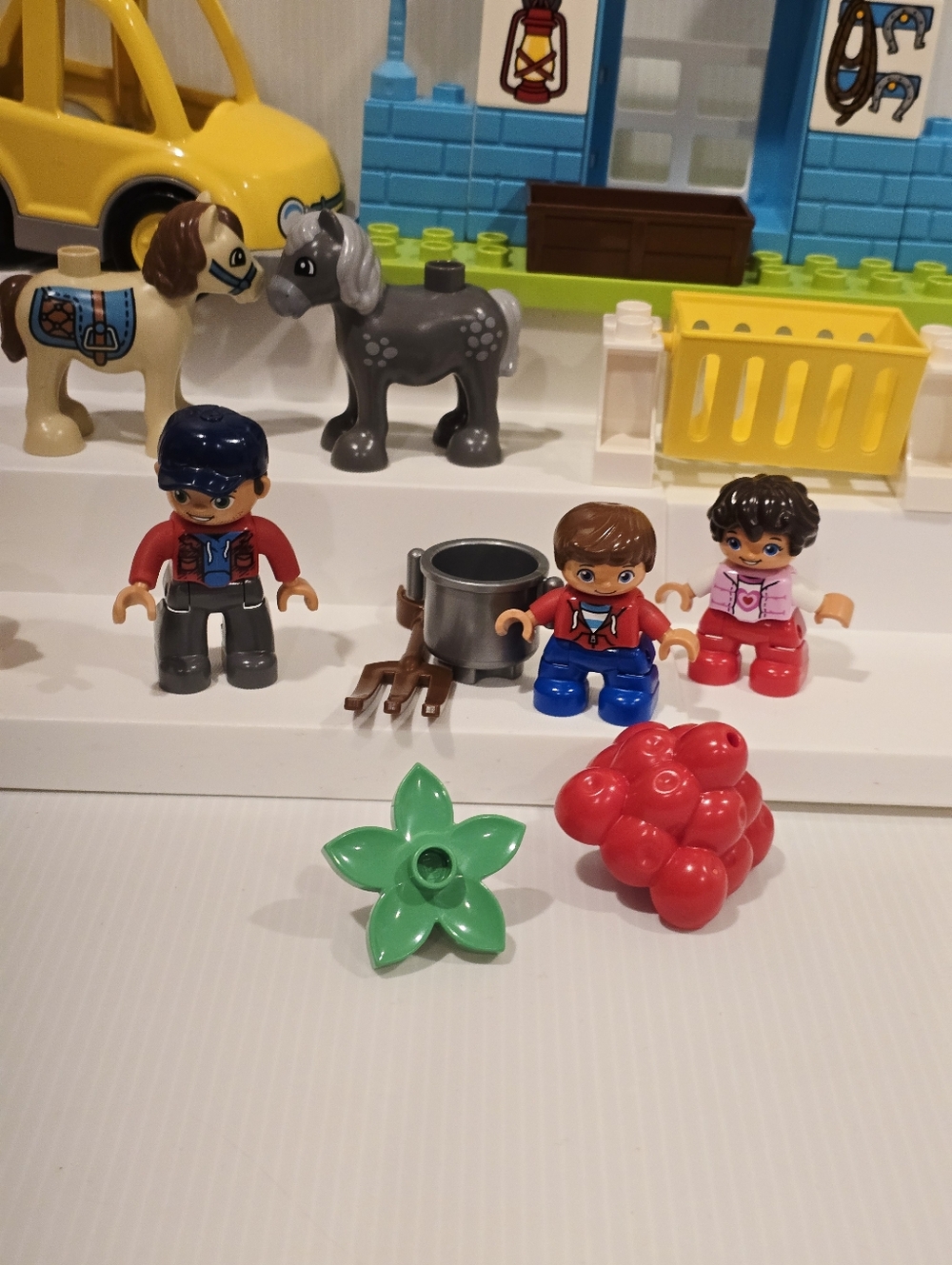 Lego Duplo Farmers' Market and Pony Stable Building Set - Picture 3 of 16